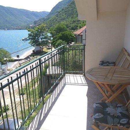 Apartmani Villa Radovic Risan Bagian luar foto