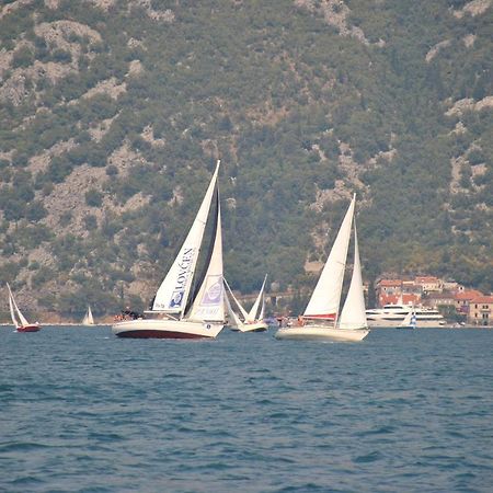 Apartmani Villa Radovic Risan Bagian luar foto