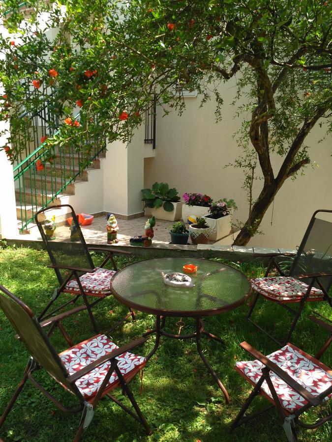 Apartmani Villa Radovic Risan Bagian luar foto
