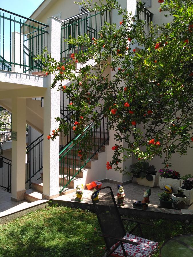 Apartmani Villa Radovic Risan Bagian luar foto