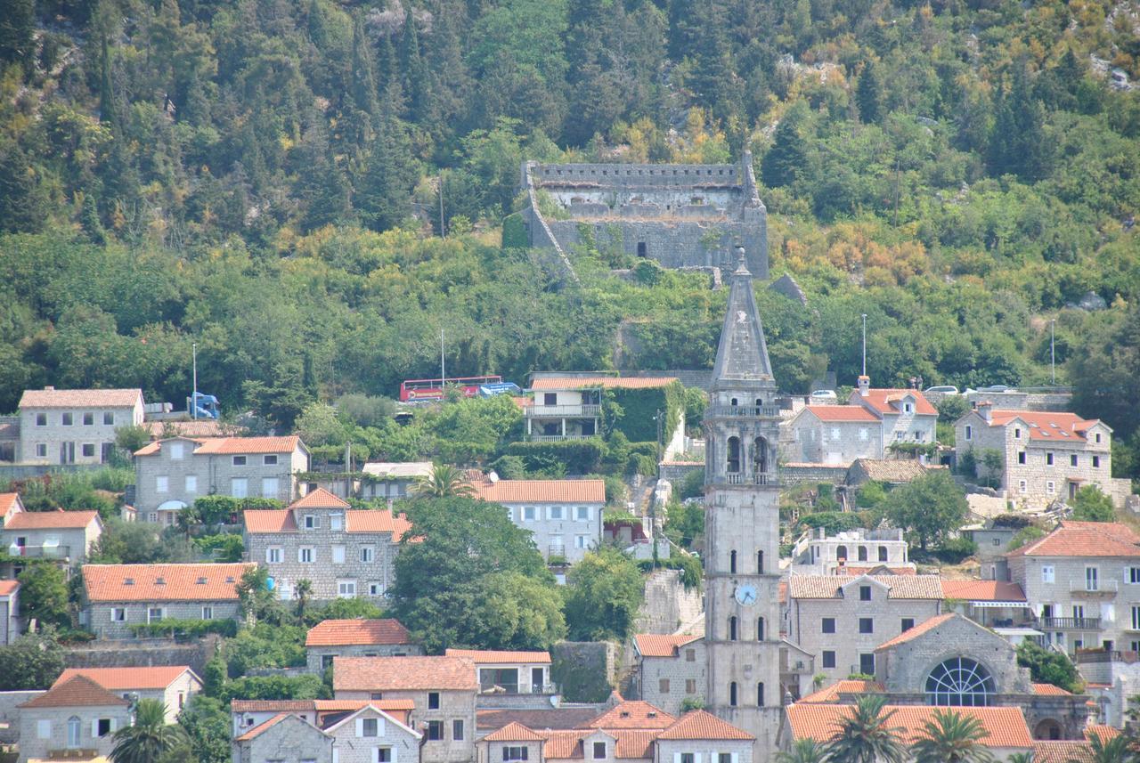 Apartmani Villa Radovic Risan Bagian luar foto