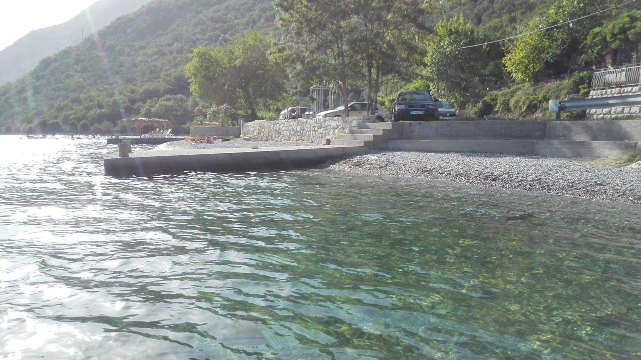 Apartmani Villa Radovic Risan Bagian luar foto