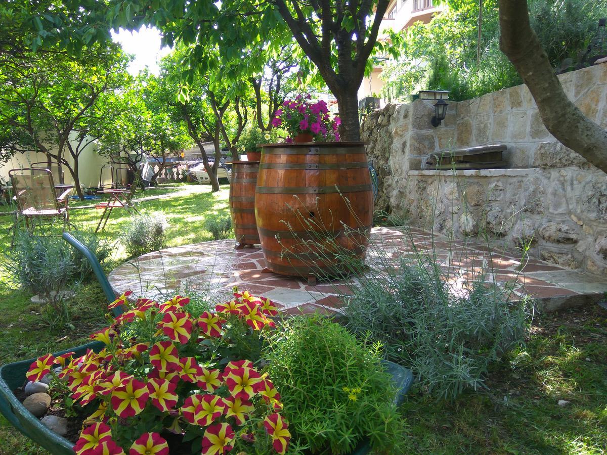 Apartmani Villa Radovic Risan Bagian luar foto