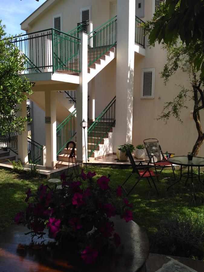 Apartmani Villa Radovic Risan Bagian luar foto