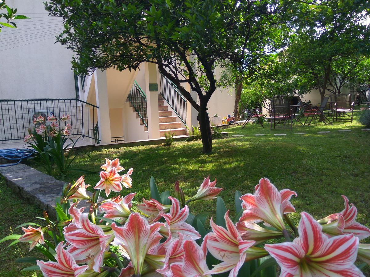 Apartmani Villa Radovic Risan Bagian luar foto